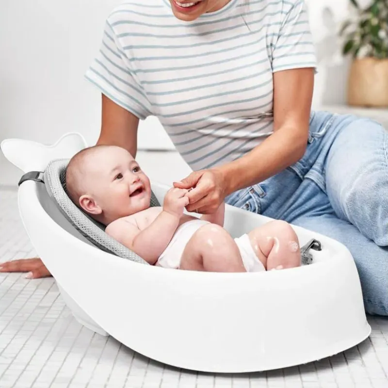 Nedsatt pris Skip Hop Moby Smart Sling™ Badkar Vitt