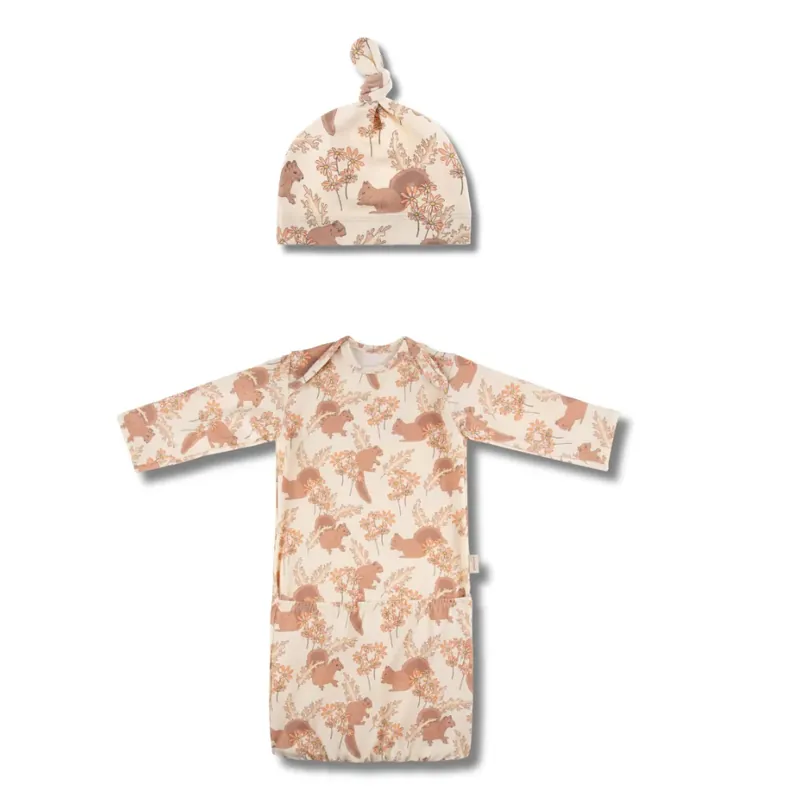 Sleepee Kangaroo babybodysuit med mössa Vintage Animals Almond Nyhet