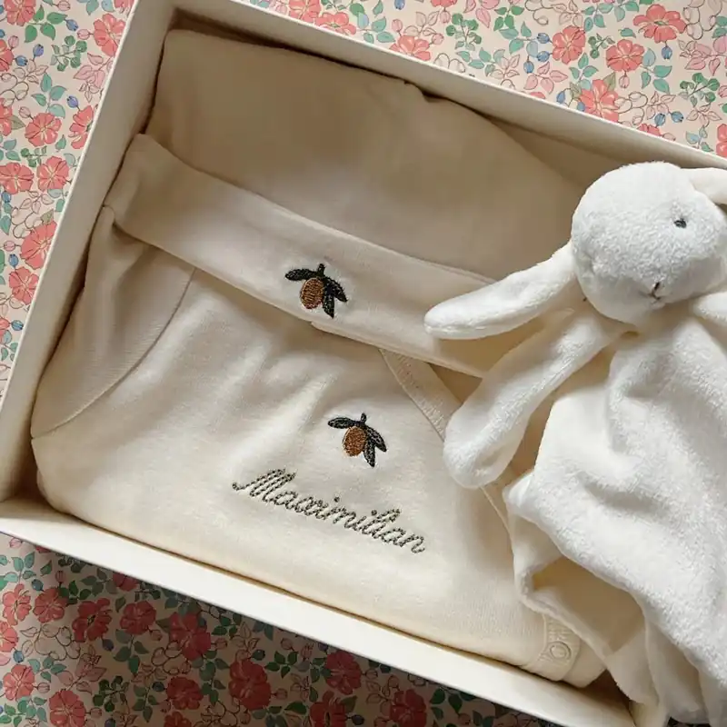 Konges slojd Nyfödd set Off White 6M I lager