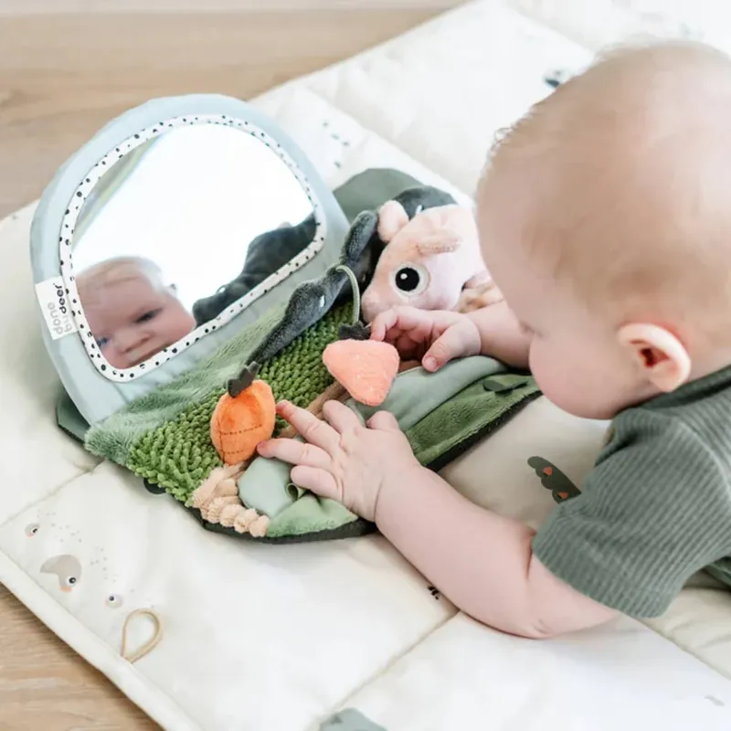 I lager Done by Deer Tiny Farm Belly Play Mirror