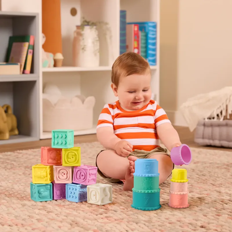 Begränsad tid B.Toys block och sensoriska koppar 2-i-1