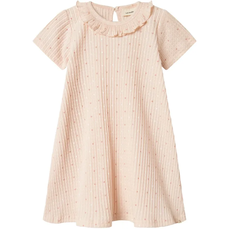 Snabb leverans Lil‘Atelier Peach Blush Hulla Hua Klänning