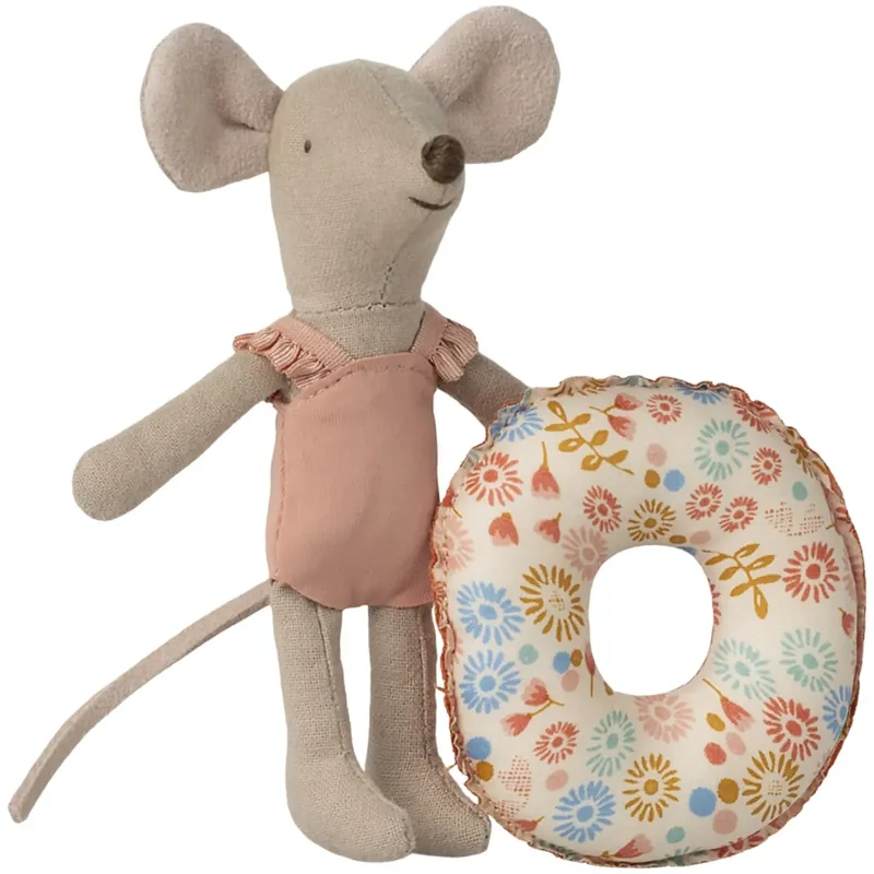 Maileg Strand Mouse Med Float, Little Sister - Flower Trygg betalning